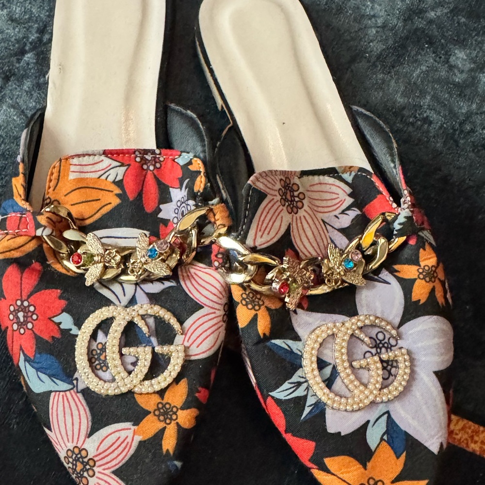Floral Women's Mules with Gold Accents